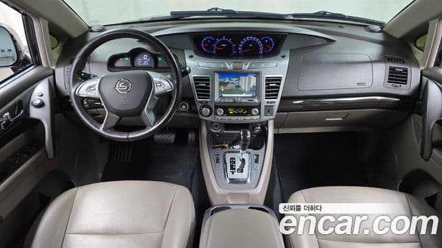 KG모빌리티(SsangYong) Korando 투리스모 4WD RX 9인승, 2016 7