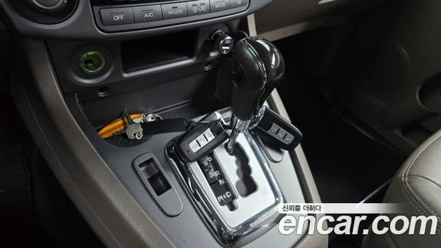 KG모빌리티(SsangYong) Korando 투리스모 4WD RX 9인승, 2016 9