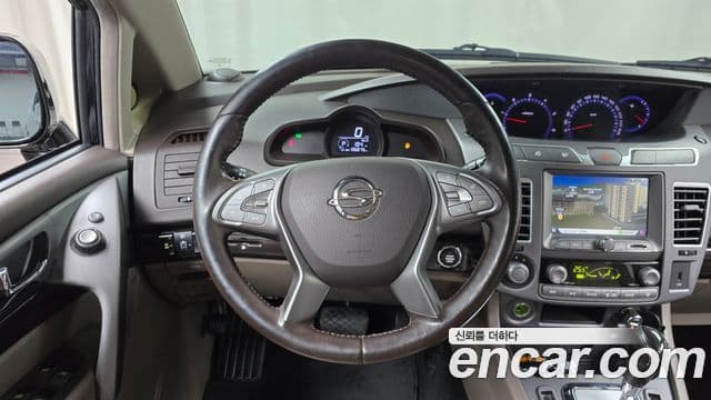 KG모빌리티(SsangYong) Korando 투리스모 4WD RX 9인승, 2016 13