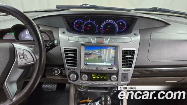 KG모빌리티(SsangYong) Korando 투리스모 4WD RX 9인승, 2016 14