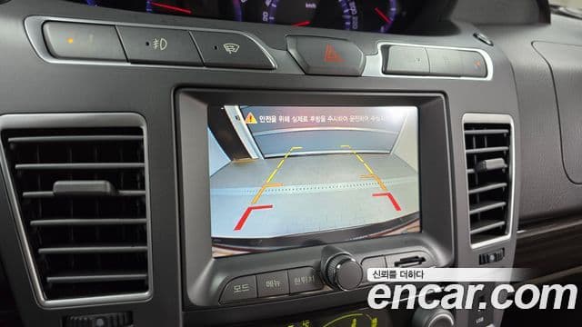 KG모빌리티(SsangYong) Korando 투리스모 4WD RX 9인승, 2016 15