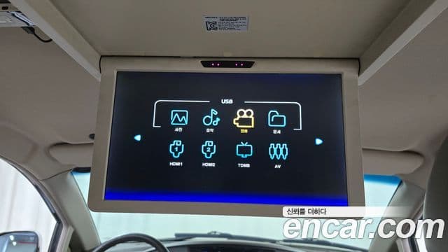 KG모빌리티(SsangYong) Korando 투리스모 4WD RX 9인승, 2016 19