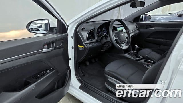 Hyundai Avante AD Style, 2017 10