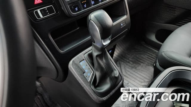 Hyundai Staria Modern, 2025 9