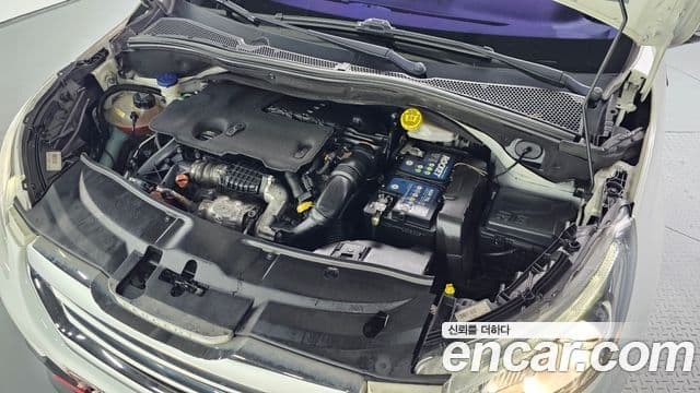 Peugeot 2008 1.6 e-HDi Felline L, 2016 6