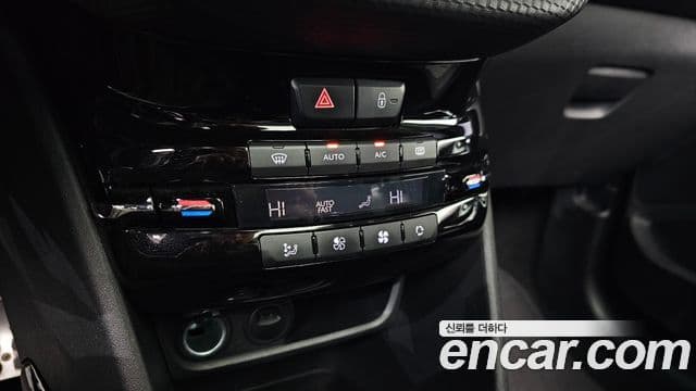 Peugeot 2008 1.6 e-HDi Felline L, 2016 16