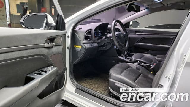 Hyundai Avante AD Special, 2017 11