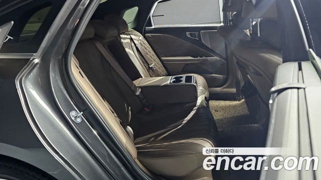 Kia K8 гибрид Signature, 2022 12