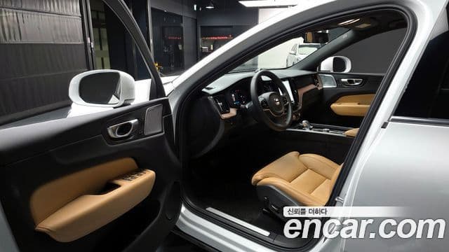 Volvo XC60 2세대 B6 Ultimate Bright, 2024 11