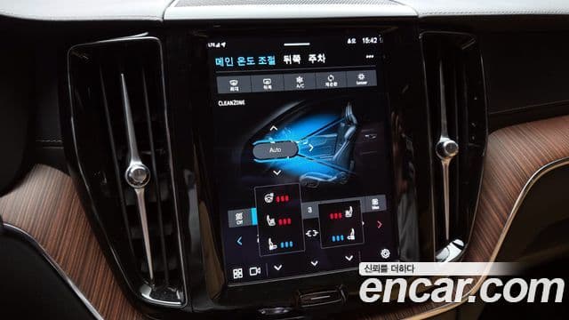 Volvo XC60 2세대 B6 Ultimate Bright, 2024 17