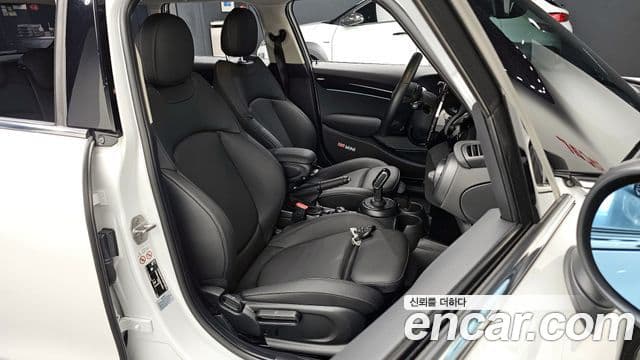 Mini Cooper 3세대, 2024 10