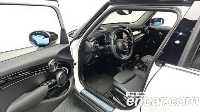 Mini Cooper 3세대, 2024 11