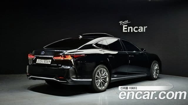 Lexus LS500h 5세대 3.5 Platinum AWD, 2018 2
