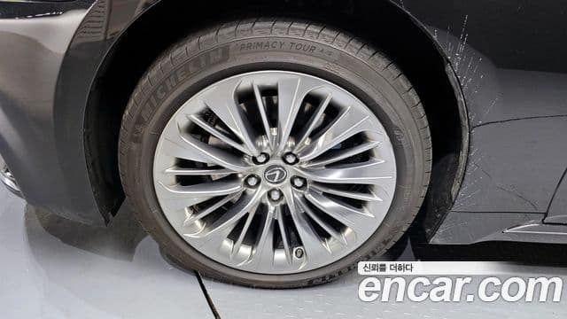 Lexus LS500h 5세대 3.5 Platinum AWD, 2018 все фото