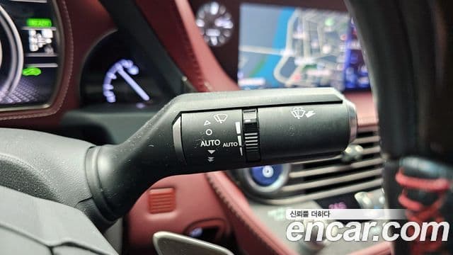 Lexus LS500h 5세대 3.5 Platinum AWD, 2018 16