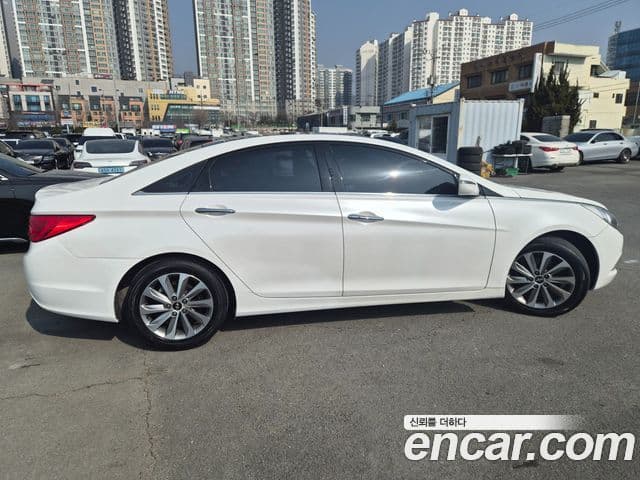 Hyundai Sonata The / новый 브릴리언트 LPI Modern(для людей с инвалидностью), 2013 3