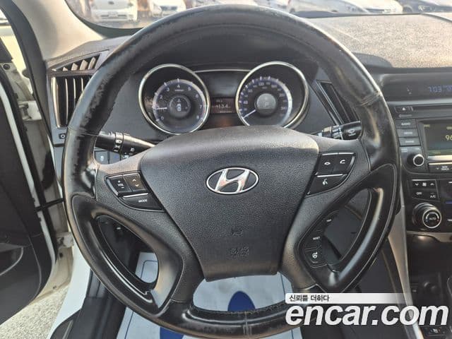 Hyundai Sonata The / новый 브릴리언트 LPI Modern(для людей с инвалидностью), 2013 12