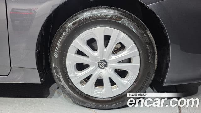 Toyota 프리우스 4세대, 2021 все фото