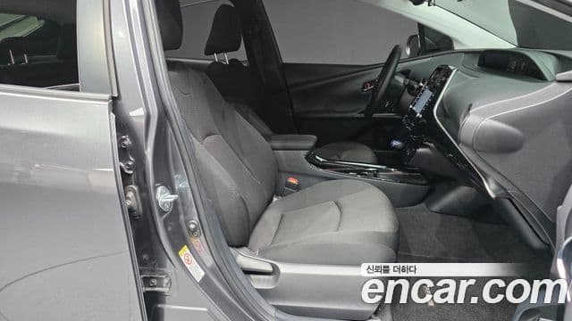 Toyota 프리우스 4세대, 2021 11