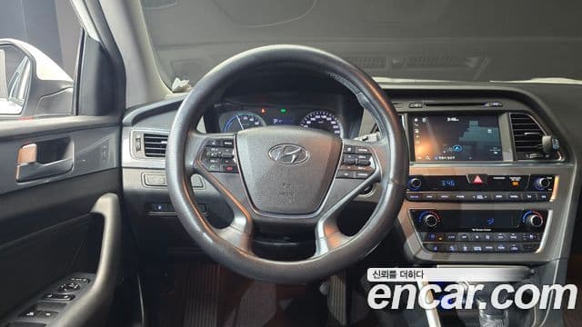 Hyundai LF Sonata гибрид Premium, 2017 13