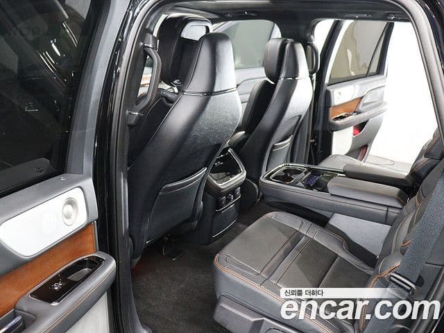 Lincoln Navigator 4세대 3.5L чёрный Label, 2023 11