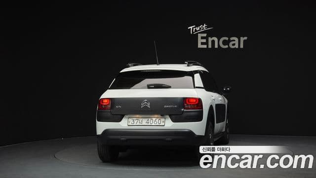 Ситроен / DS C4 Cactus 1.6 BlueHDi Feel (название комплектации), 2018 4