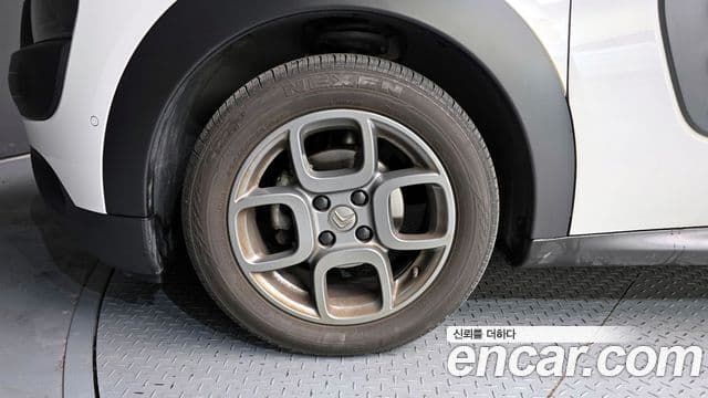 Ситроен / DS C4 Cactus 1.6 BlueHDi Feel (название комплектации), 2018 все фото