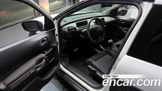 Ситроен / DS C4 Cactus 1.6 BlueHDi Feel (название комплектации), 2018 10