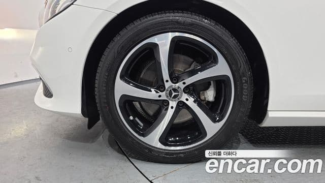 Mercedes-Benz E-класс W213 Avantgarde, 2020 все фото