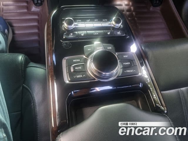 Genesis EQ900 Luxury, 2017 17