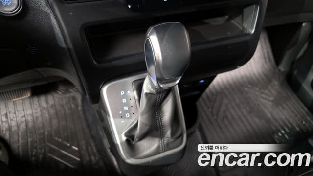 Hyundai Staria Modern, 2022 9