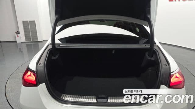 Mercedes-Benz E-класс W214 Avantgarde, 2024 20