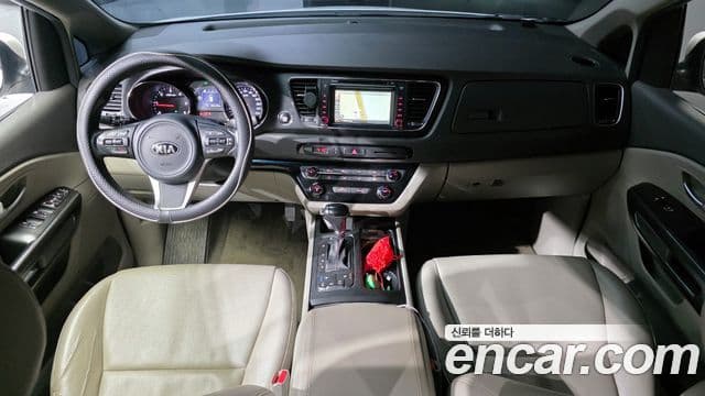 Kia All New Carnival Luxury, 2016 7