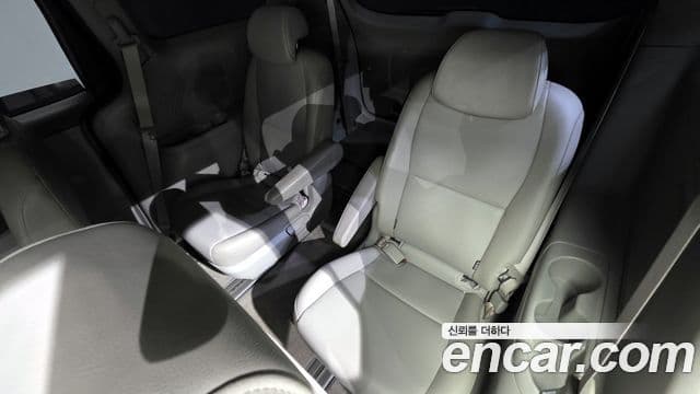 Kia All New Carnival Luxury, 2016 12