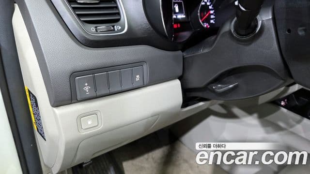 Kia All New Carnival Luxury, 2016 15