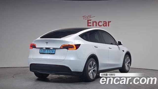 Tesla модель Y, 2023 2