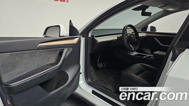 Tesla модель Y, 2023 11