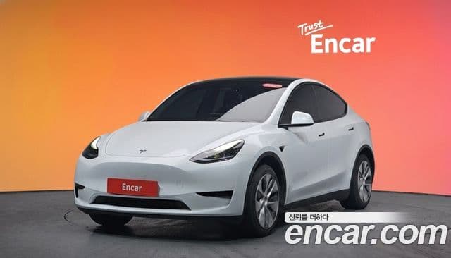 Tesla модель Y, 2023 1