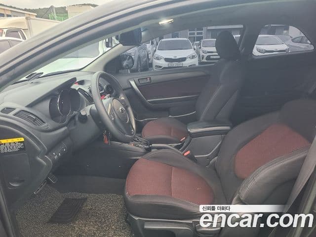 Kia Forte купе Luxury, 2013 11