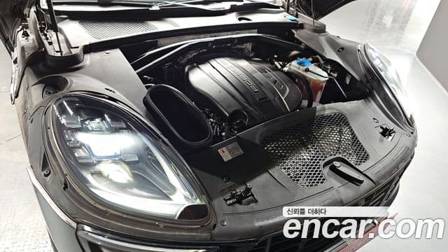 Porsche Macan 95B, 2017 6