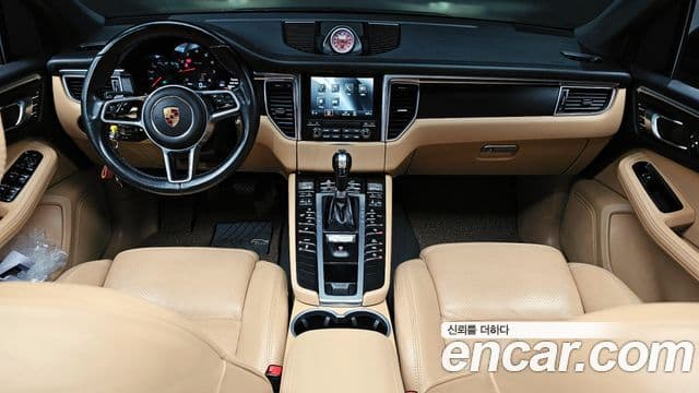 Porsche Macan 95B, 2017 7