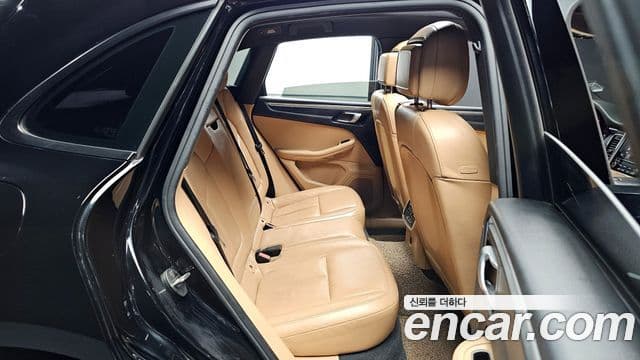 Porsche Macan 95B, 2017 11