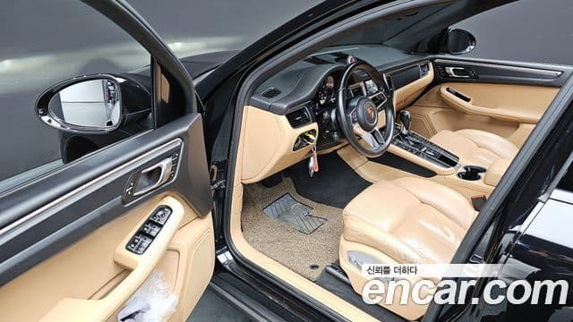 Porsche Macan 95B, 2017 12