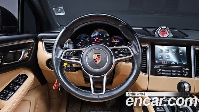 Porsche Macan 95B, 2017 13
