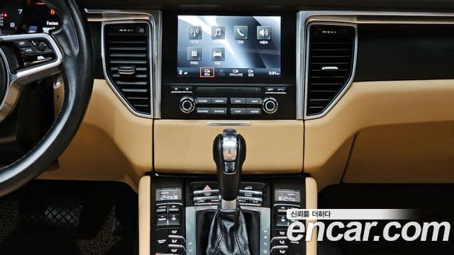 Porsche Macan 95B, 2017 14