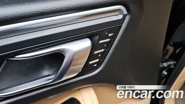 Porsche Macan 95B, 2017 16