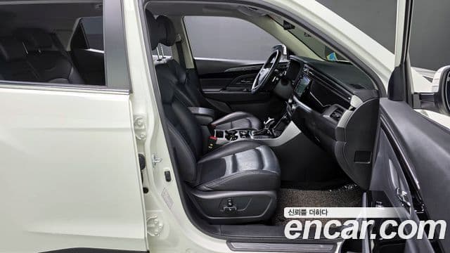 KG모빌리티(SsangYong) Beautiful Korando бензин 1.5 4WD C7, 2022 10