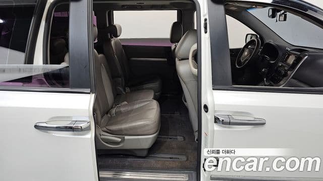 Kia Carnival R President, 2012 12