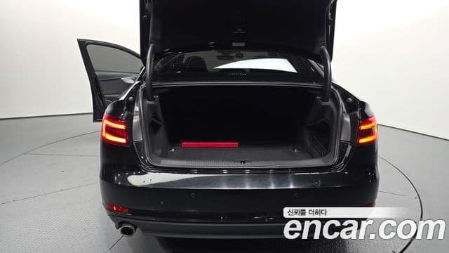 Audi A4 (B9), 2018 20