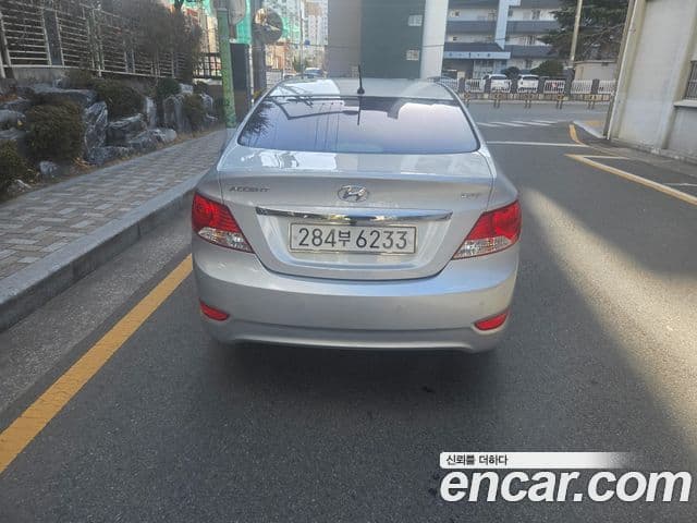 Hyundai Accent(новый кузов / новое поколение) Modern, 2015 7